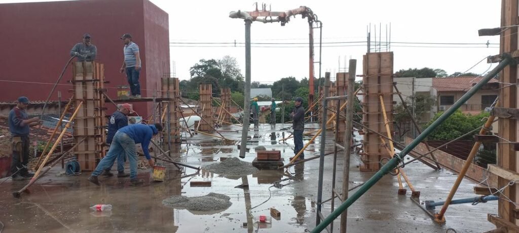 Construcción de departamentos en Caaguazú - losa