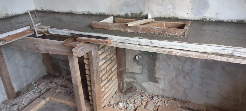 Construccion mesada de cocina en Caaguazú